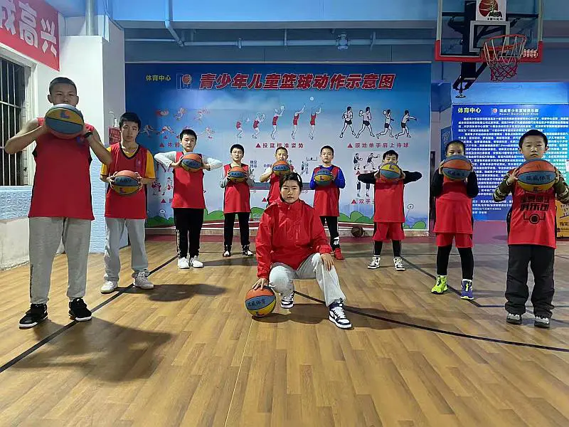 大学生篮球社团如何引入智能情感技术_2